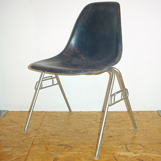 �C�[���Y(Eames)�T�C�h�V�F�� �`�F�A �f�B�[�v�C���f�B�S�ڍ׉��1